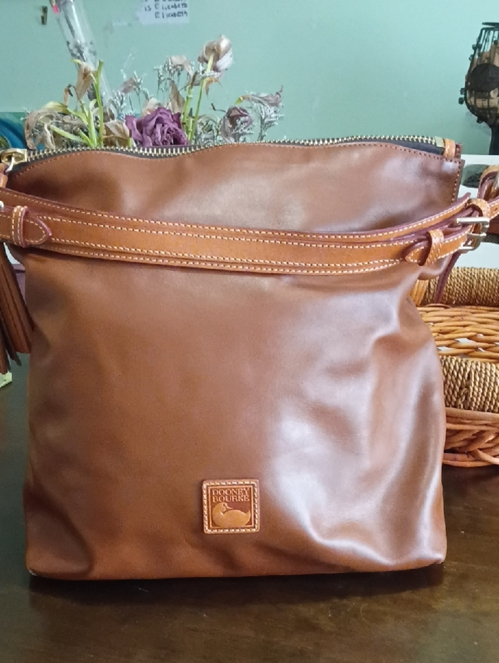 Dooney & Bourke EUC Cognac Brown Leather Messenger Bag